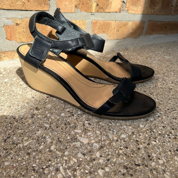Camper Wedge Wooden Heel Sandals Sz 39 - Picture 2 of 9